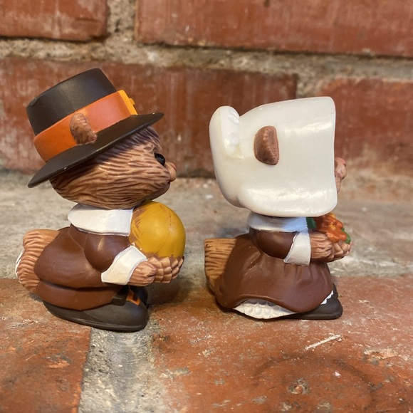 Vintage Hallmark Cards Thanksgiving salt/pepper shakers - Picture 5 of 6
